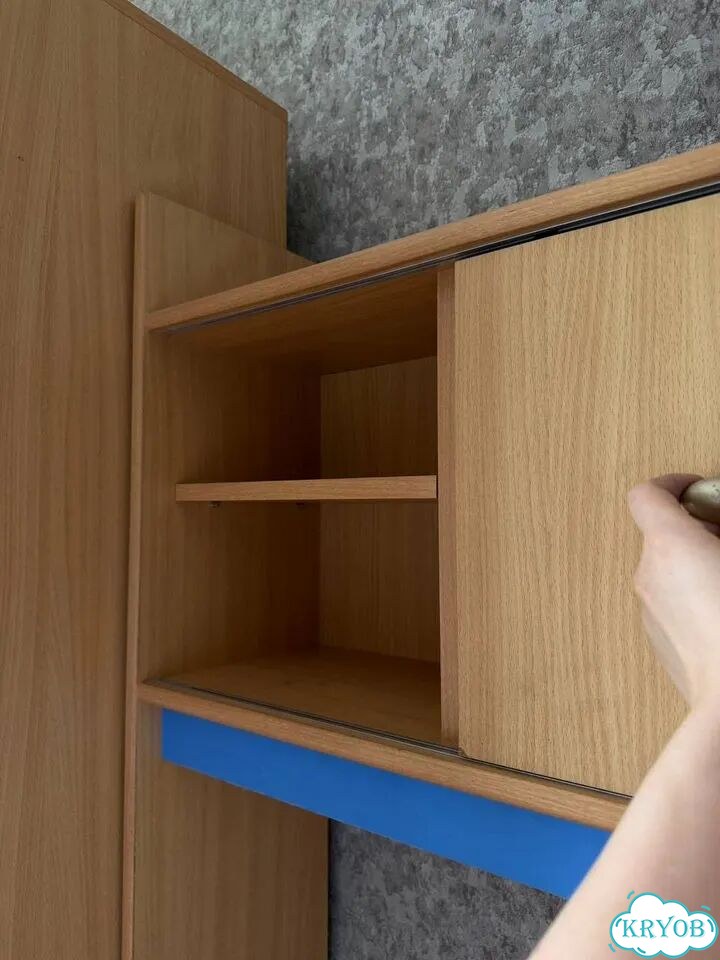 Шкаф со столом детский фото 3