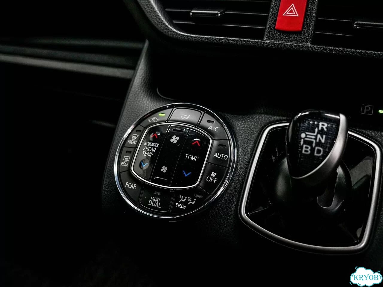 Toyota Voxy 1.8 CVT, 2014, 148 352 км фото 19