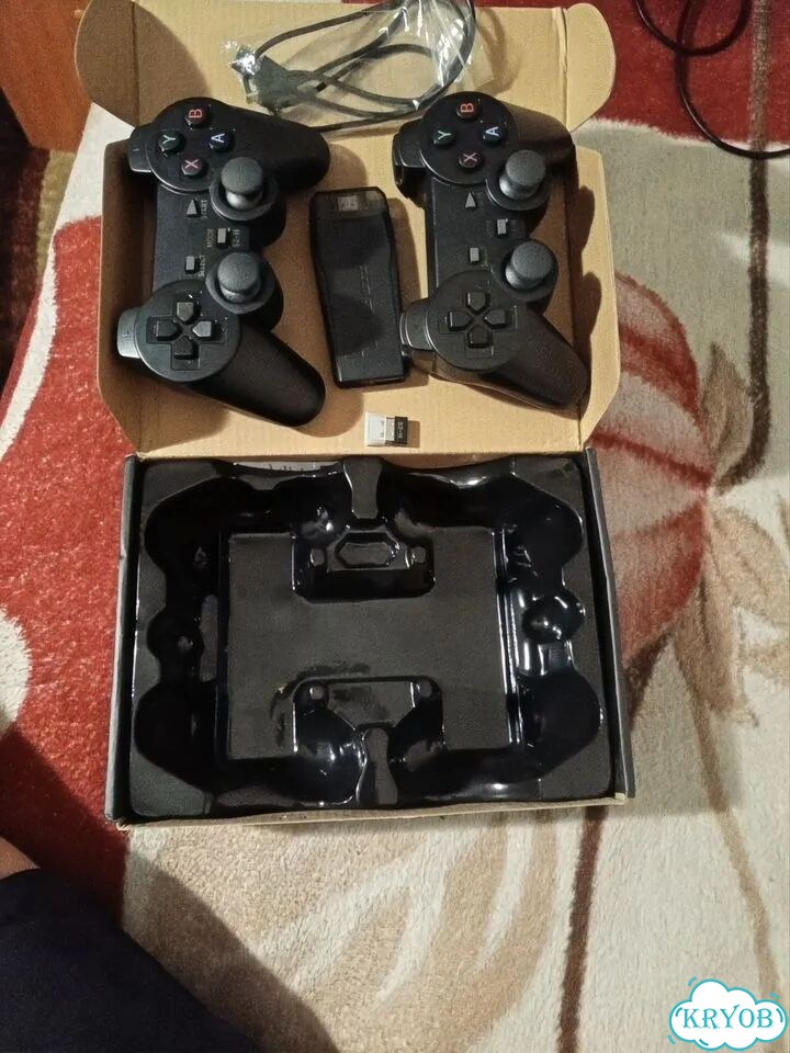 Игровая приставка фото 1