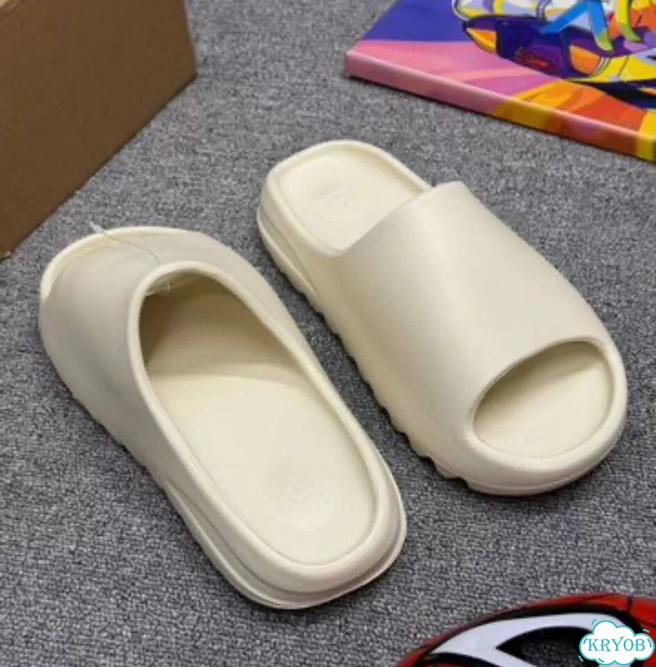 Adidas yeezy slide фото 1