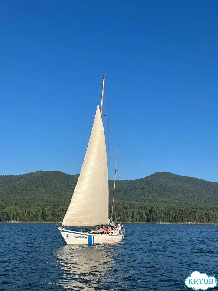 Прогулки на парусной яхте по Красноярскому морю фото 1