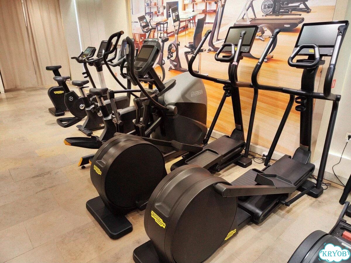 Эллиптический тренажер Technogym Excite Live Synchro 7000 фото 1