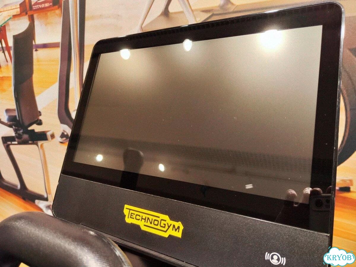 Эллиптический тренажер Technogym Excite Live Synchro 7000 фото 4