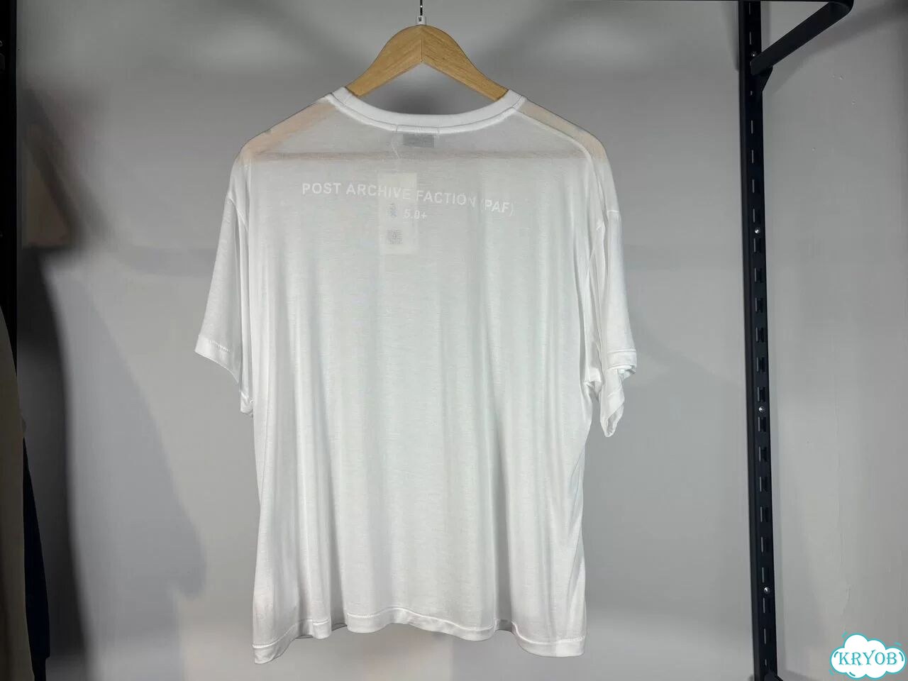 Футболка Post Archive Faction 5.0+ на руках фото 1
