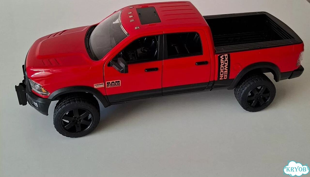 Bruder Dodge Ram, машинка фото 1
