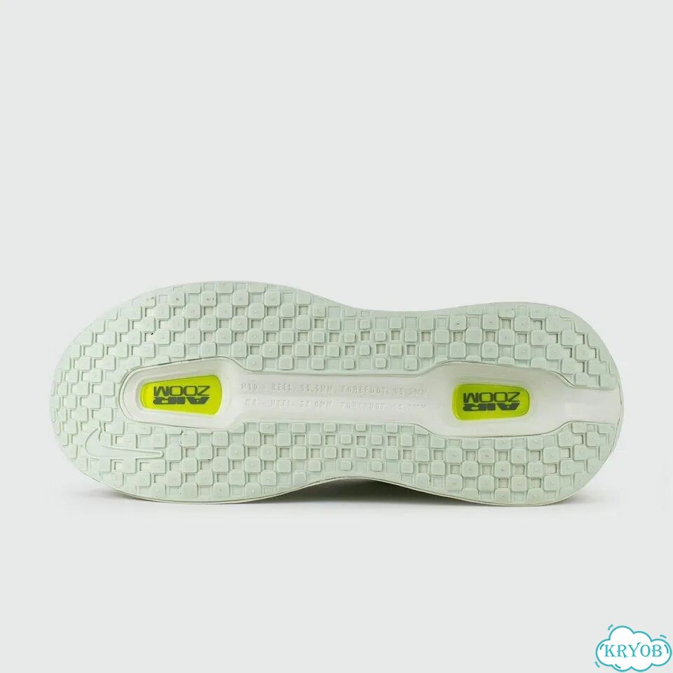 Кроссовки Nike Vomero Premium Barely Volt фото 4