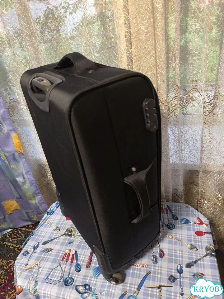 Чемодан на колесах бу фото 4