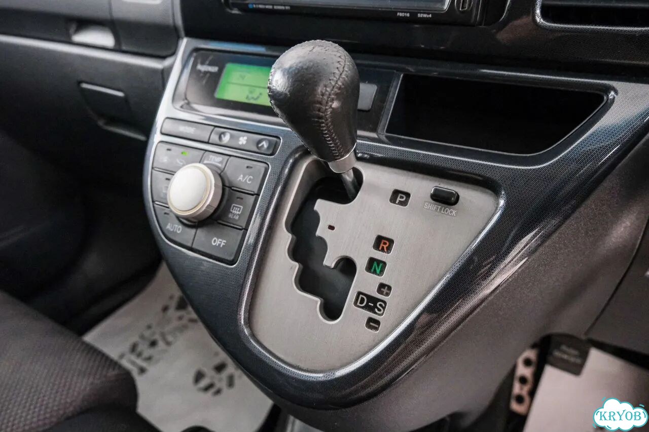Toyota Wish 1.8 AT, 2006, 264 130 км фото 15