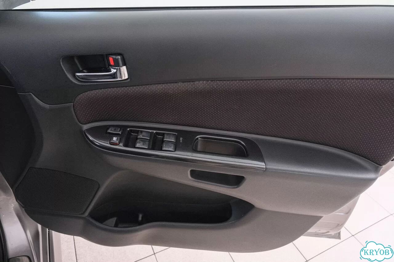 Toyota Wish 1.8 AT, 2006, 264 130 км фото 17