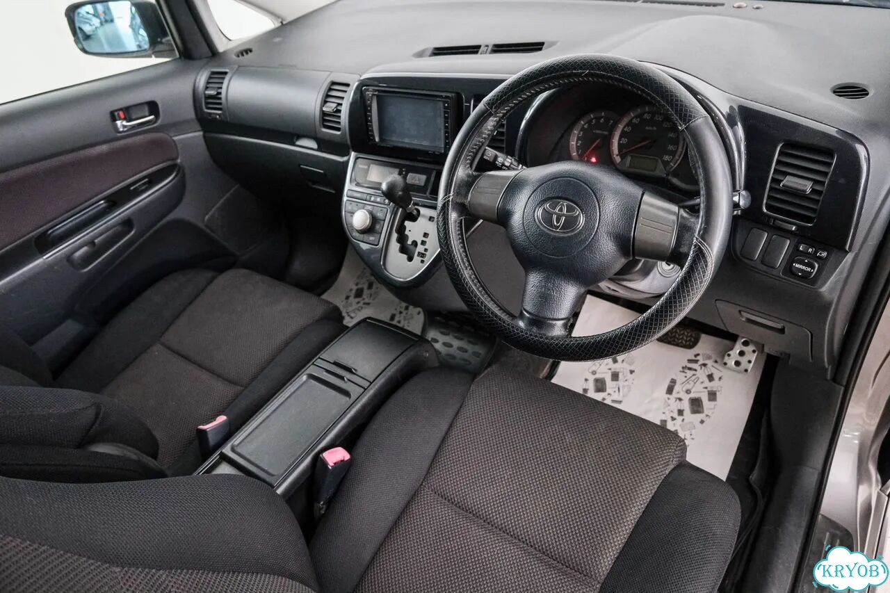 Toyota Wish 1.8 AT, 2006, 264 130 км фото 8