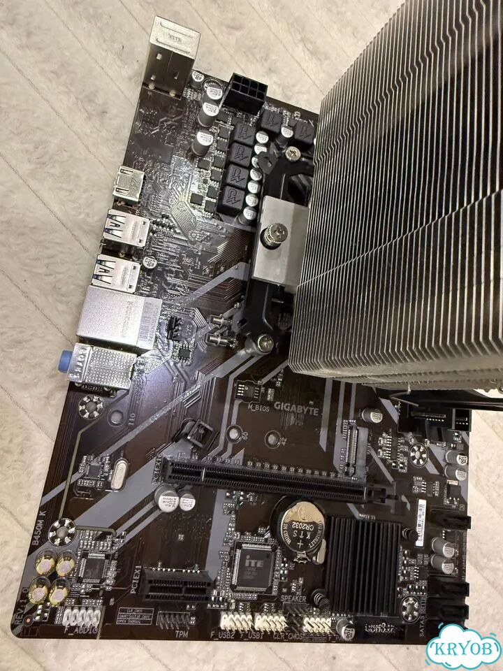Материнская плата B450M / озу 32гб ddr4 / r75700x фото 5