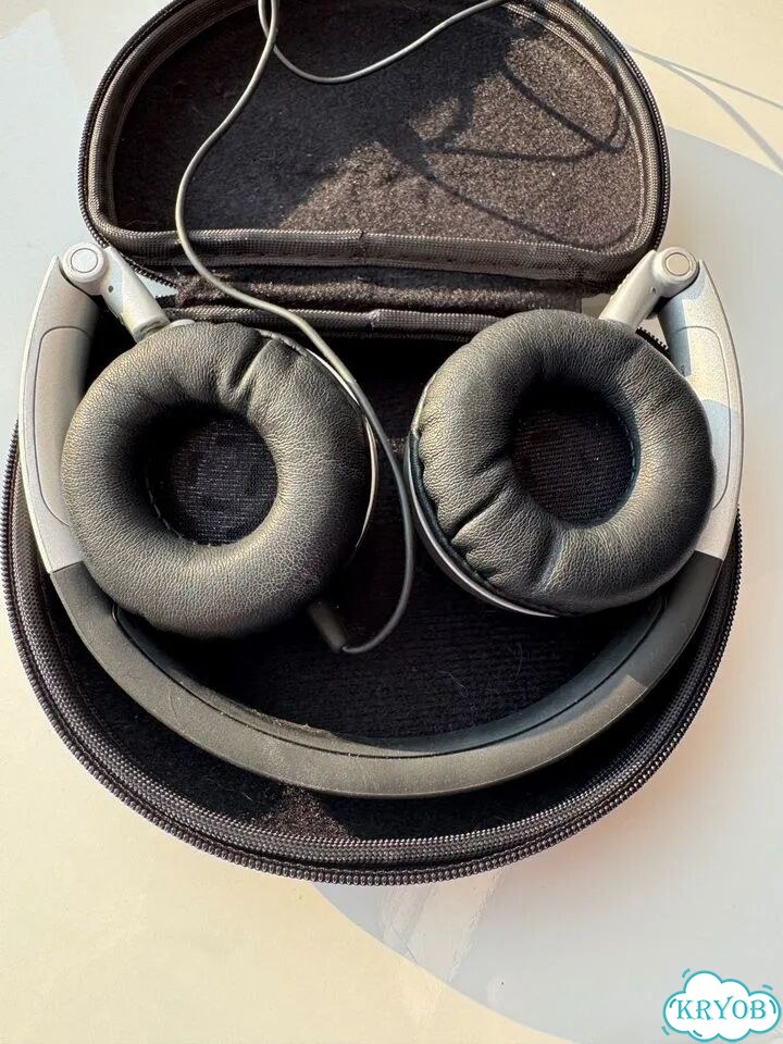 Накладные наушники AKG K430 Silver (складные) фото 3