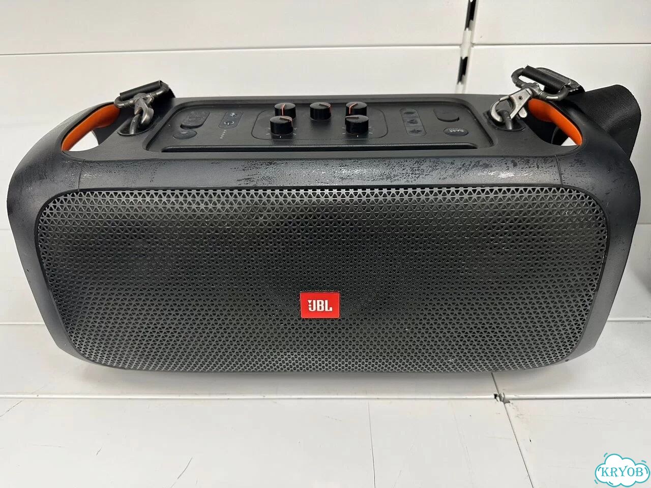 Портативная колонка JBL On The Go фото 1