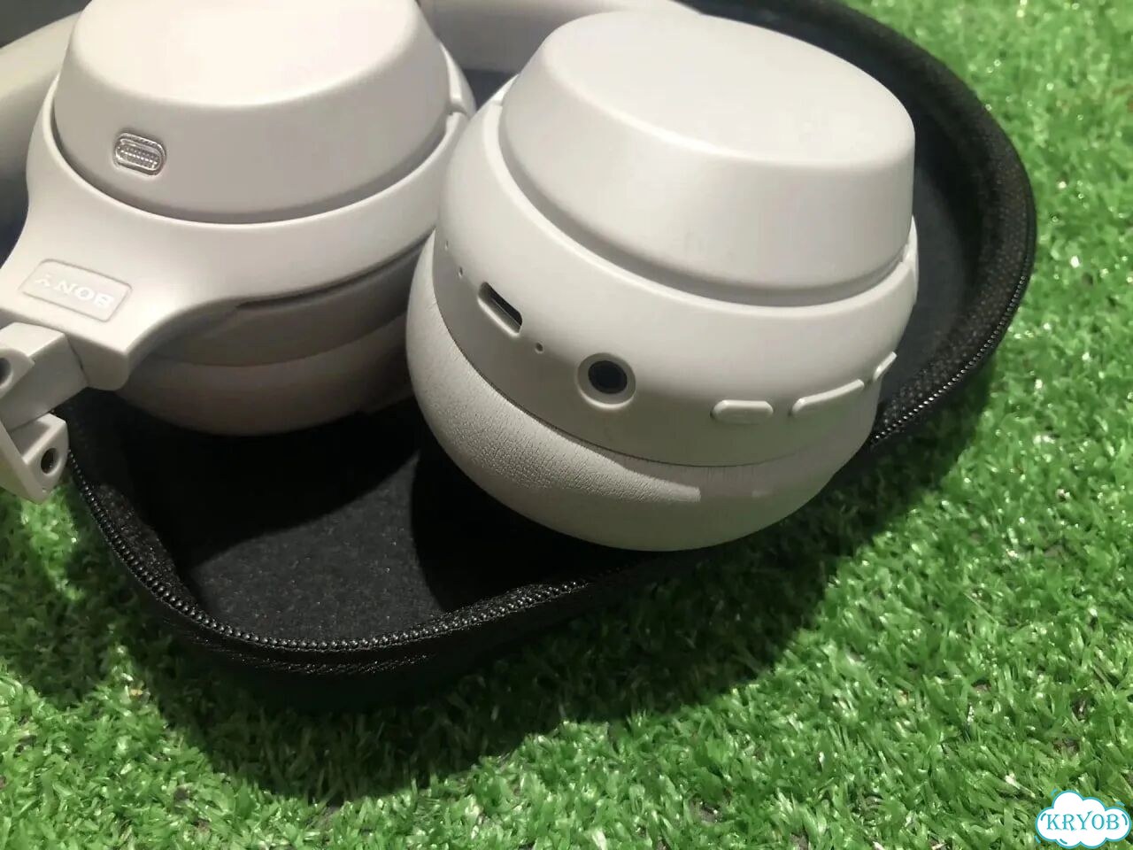 Наушники Sony WH-1000XM4 фото 5