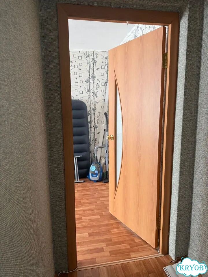 Межкомнатная дверь бу с коробкой и наличниками фото 1