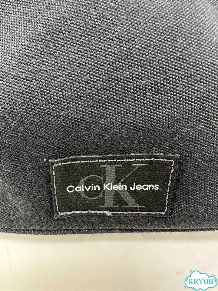 Поясная сумка Calvin Klein Jeans черная унисекс фото 2