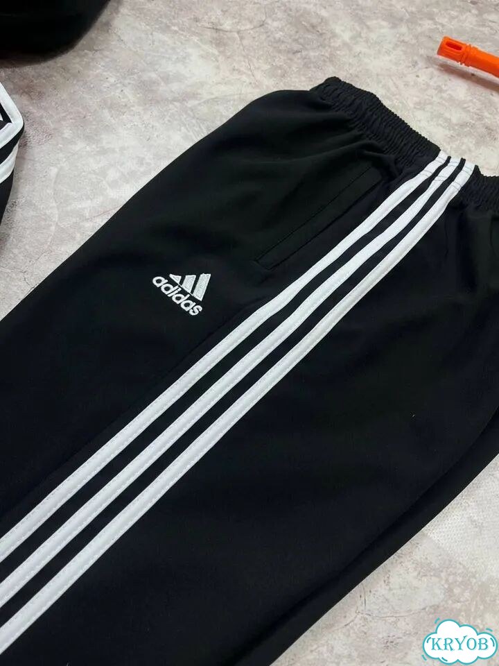 Спортивный костюм Adidas фото 3