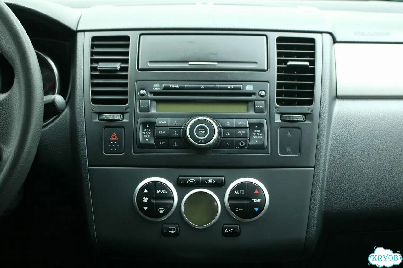 Nissan Tiida 1.6 AT, 2011, 145 198 км фото 18