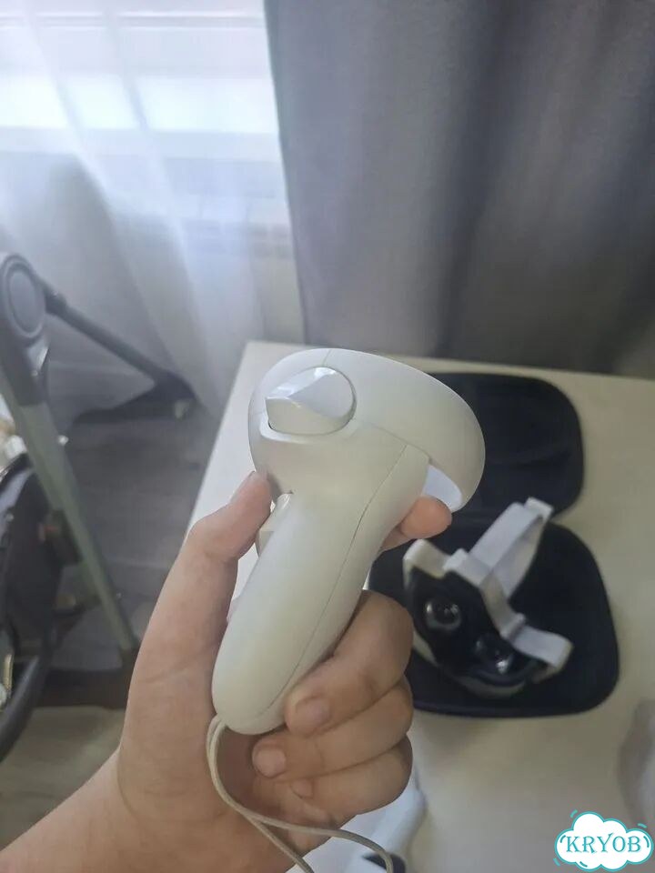 Продам вр очки Oculus qwest 2 124гб б/у фото 6