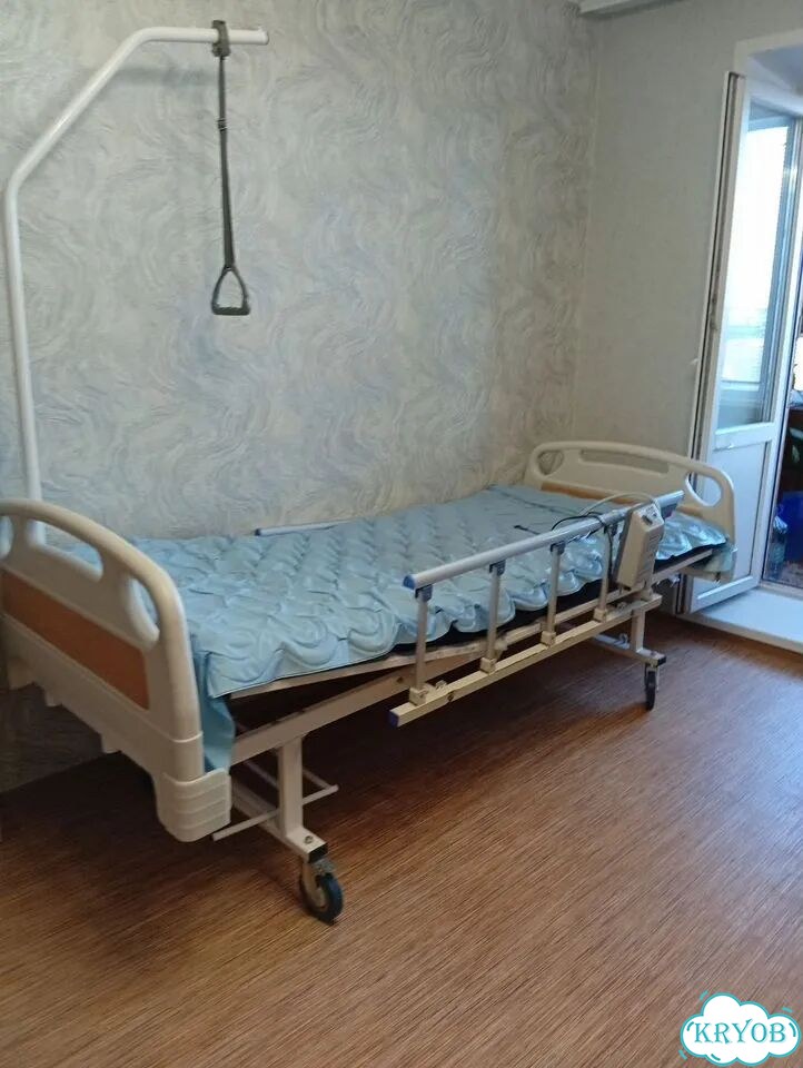 Кровать для лежачих больных бу механическая фото 1