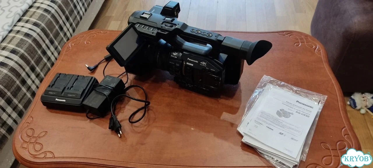 Видеокамера Panasonic AG-UX90 фото 7