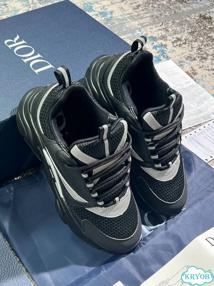 Кроссовки dior b22 на руках фото 11