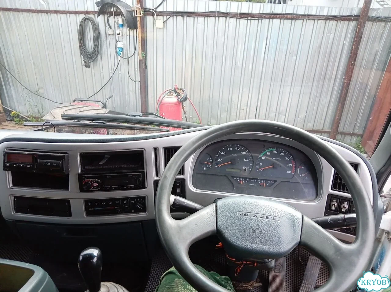 Промтоварный фургон Nissan Diesel, 2003 фото 10