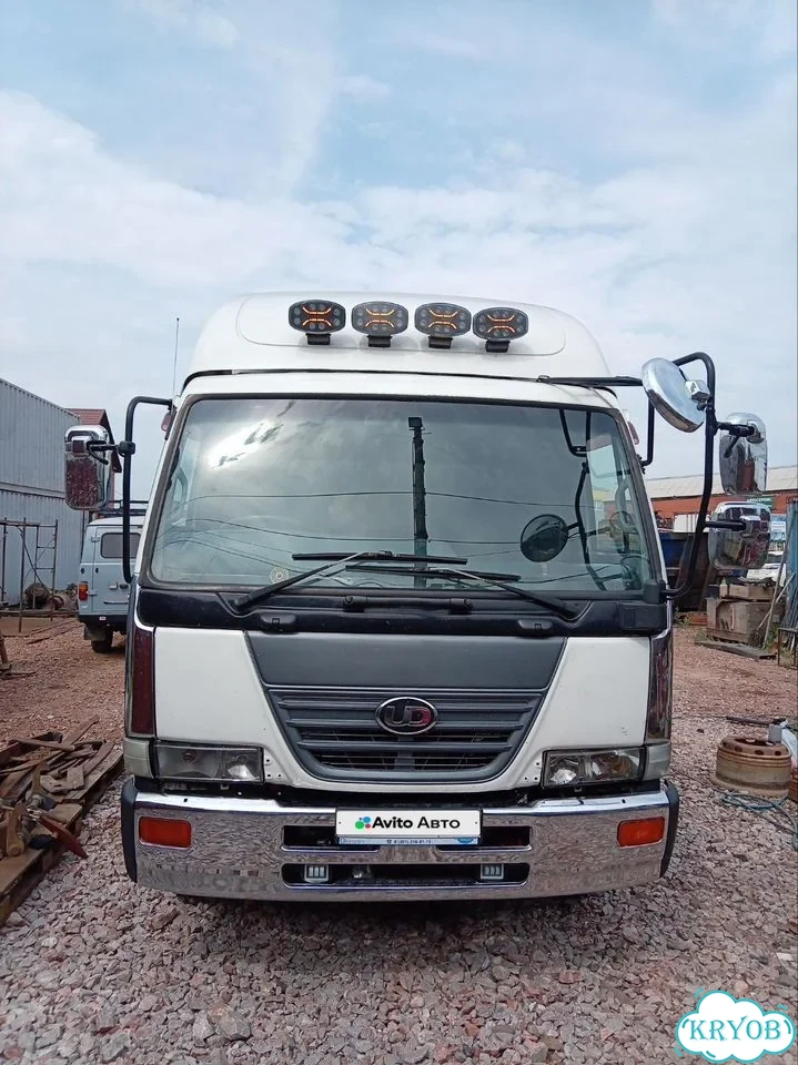 Промтоварный фургон Nissan Diesel, 2003 фото 2