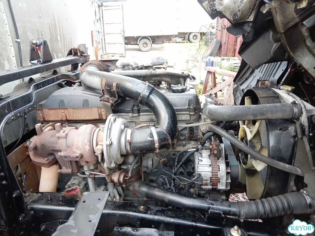Промтоварный фургон Nissan Diesel, 2003 фото 6
