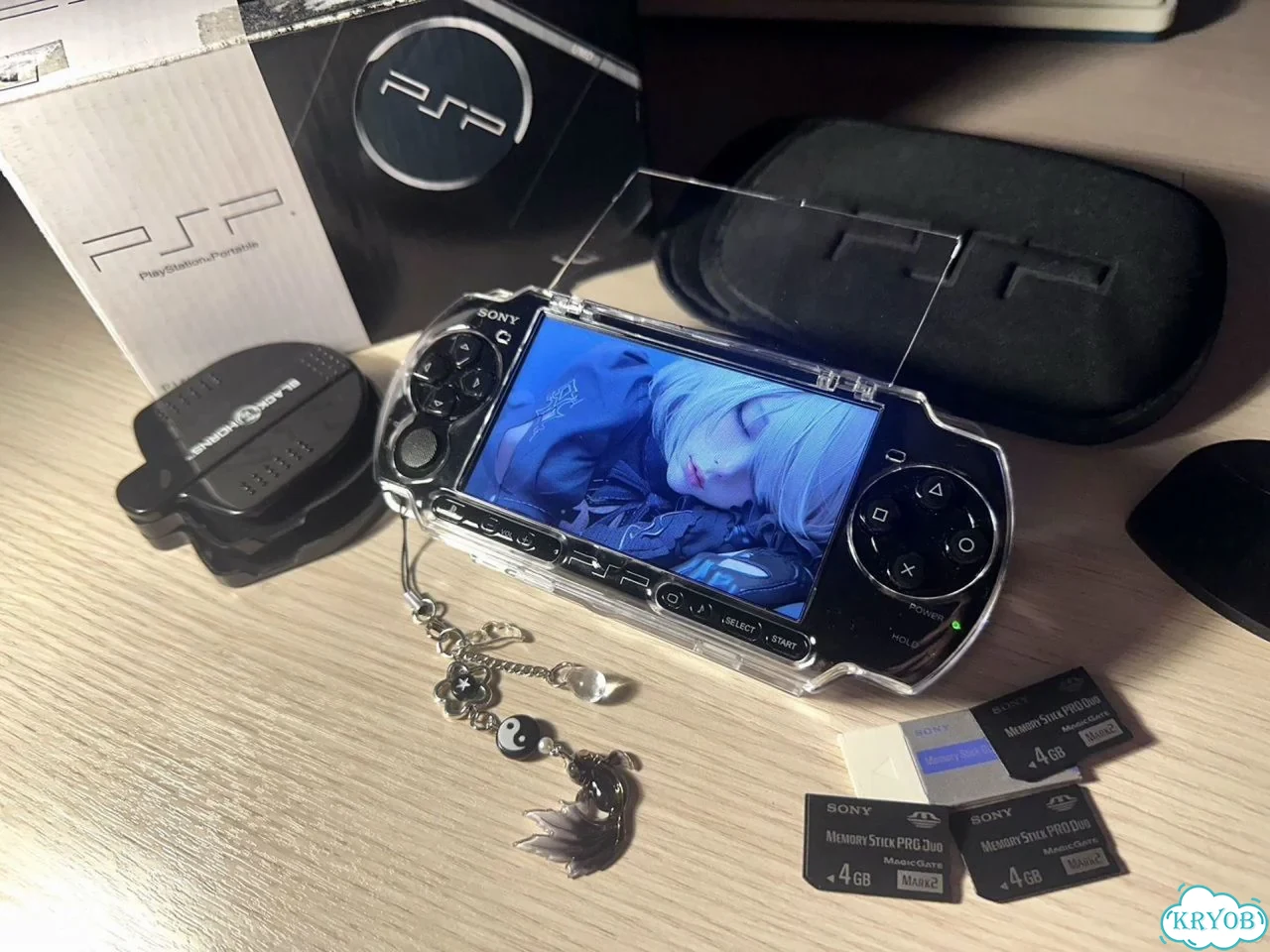 PSP 3008 Piano Black (черная) прошитая с коробкой фото 1