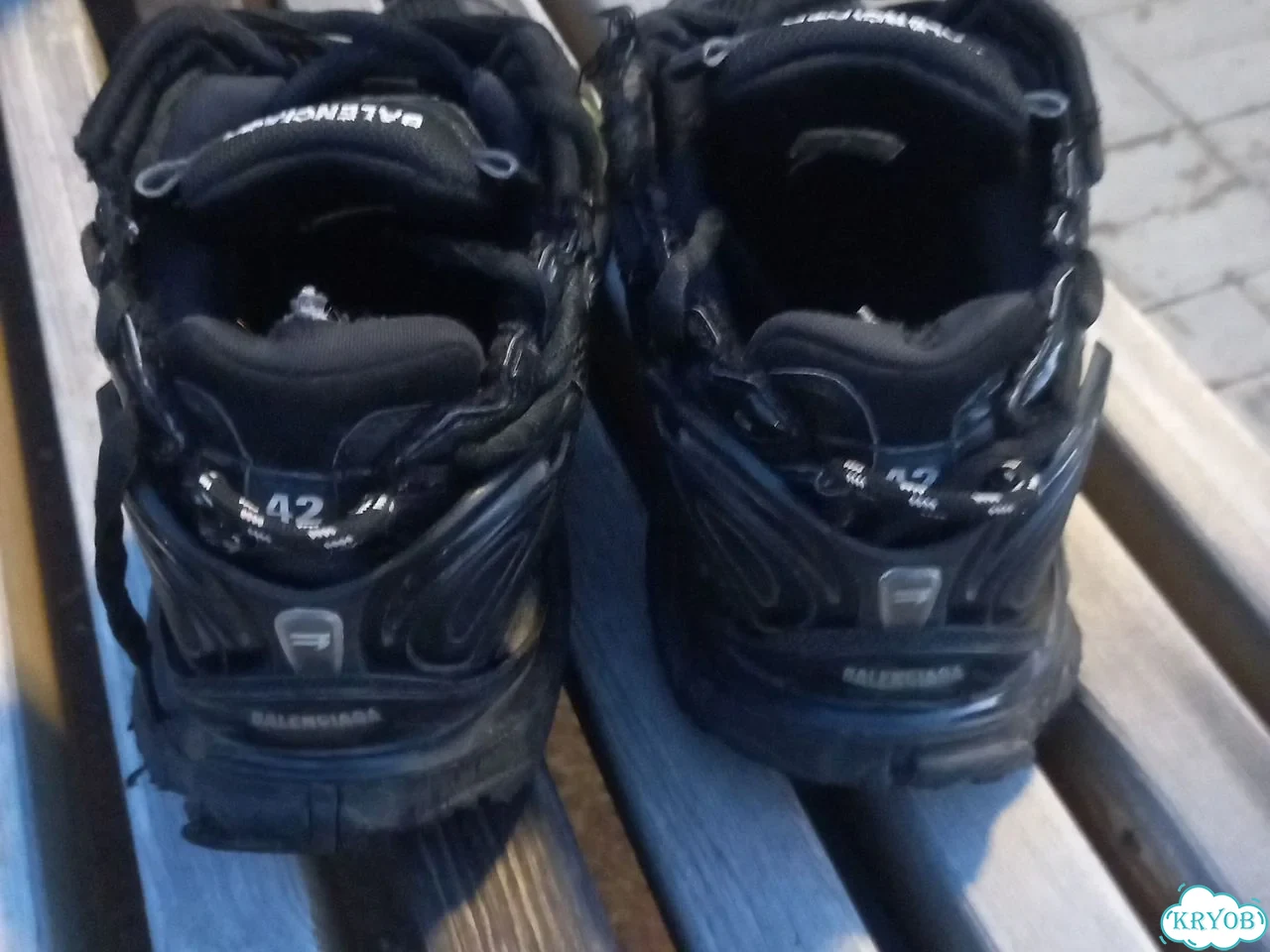 Balenciaga runner black фото 6