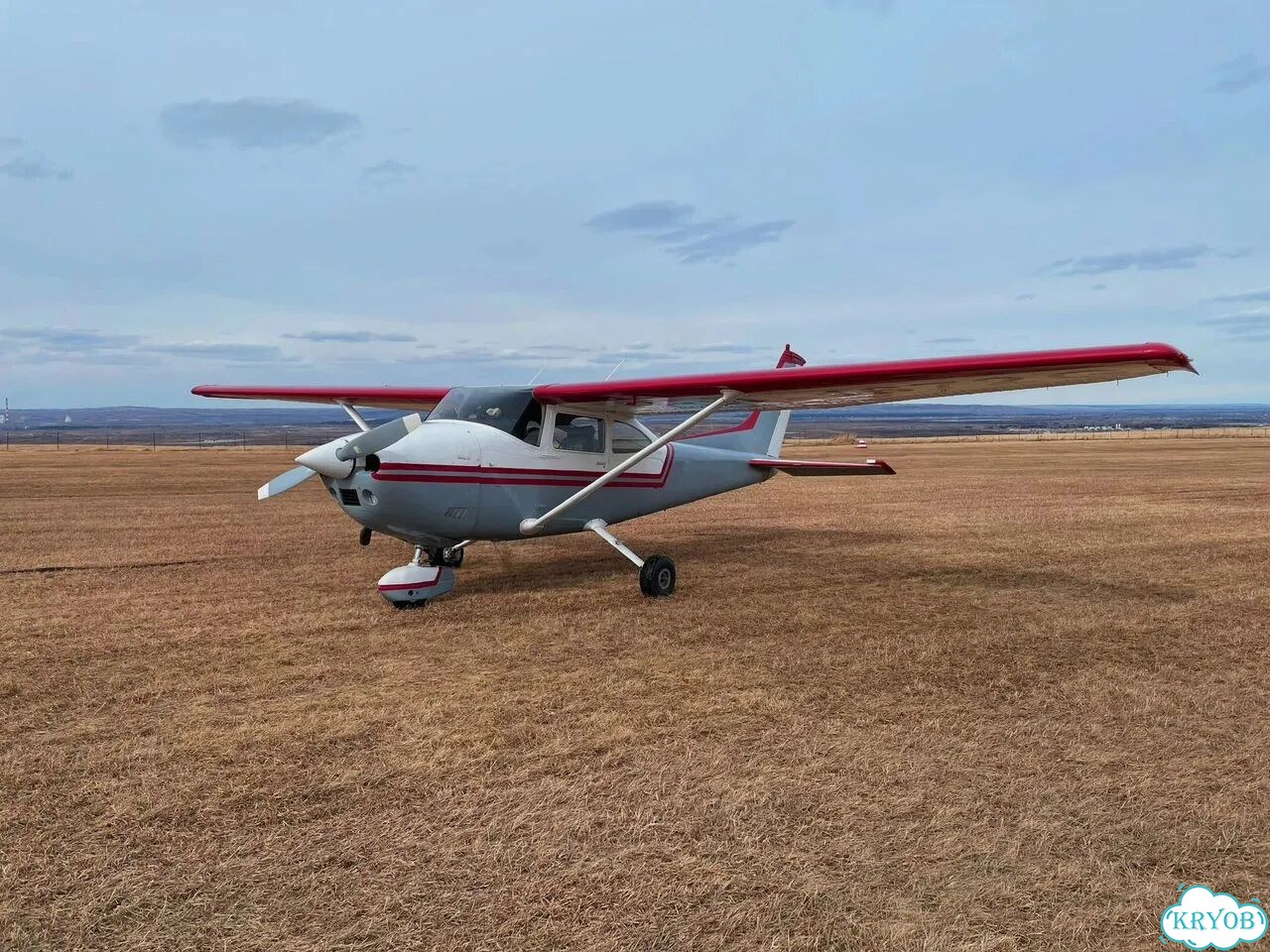 Самолет Cessna 182 фото 1