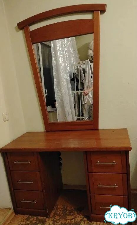 Дубовый стол с зеркалом фото 1