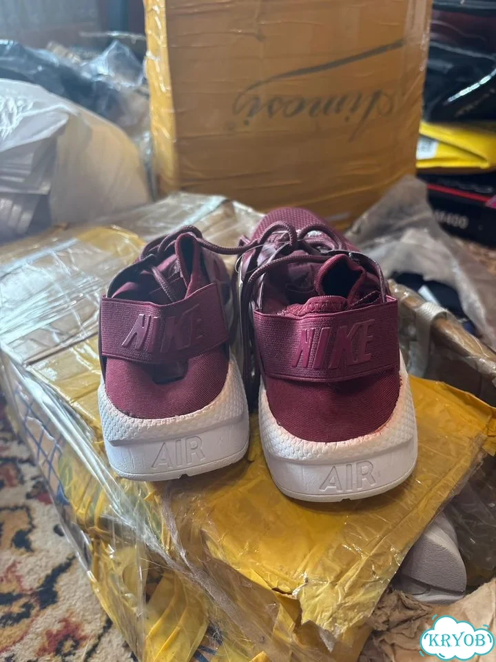 Кроссовки Nike женские фото 3