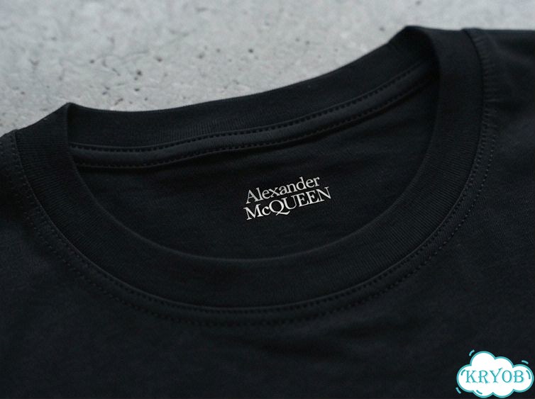 Футболка черная Alexander McQween синий лого AC0030 фото 4