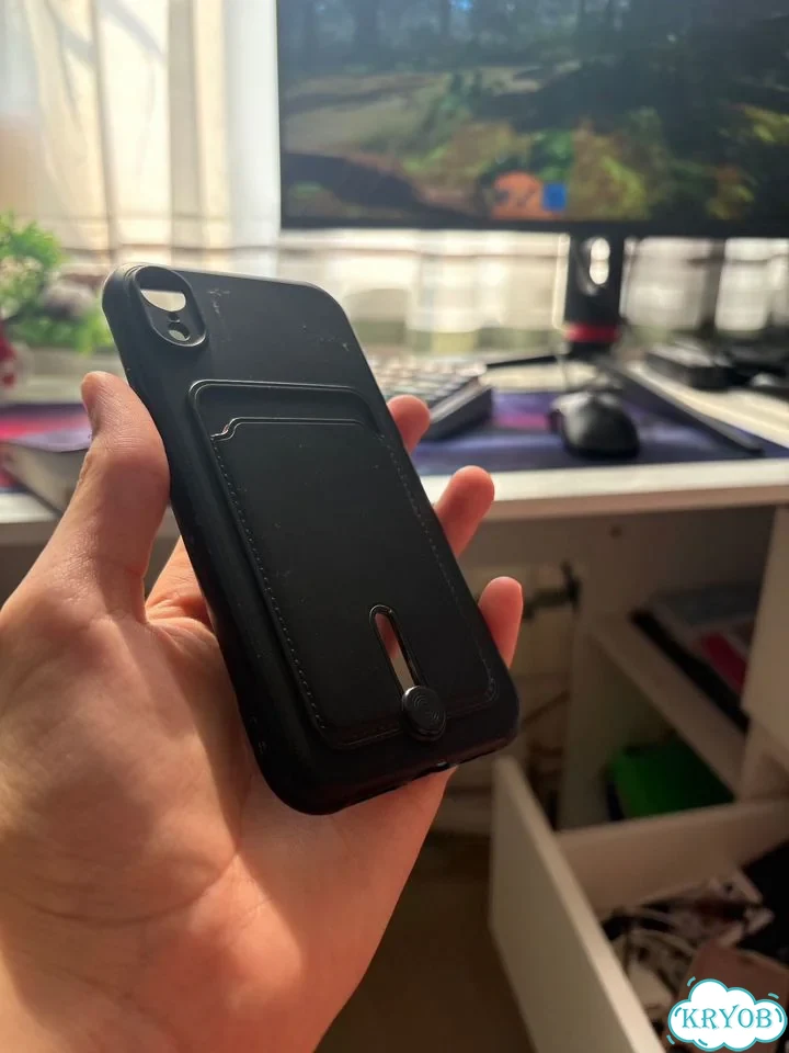 Чехол на iPhone XR с отсеком для карты фото 1