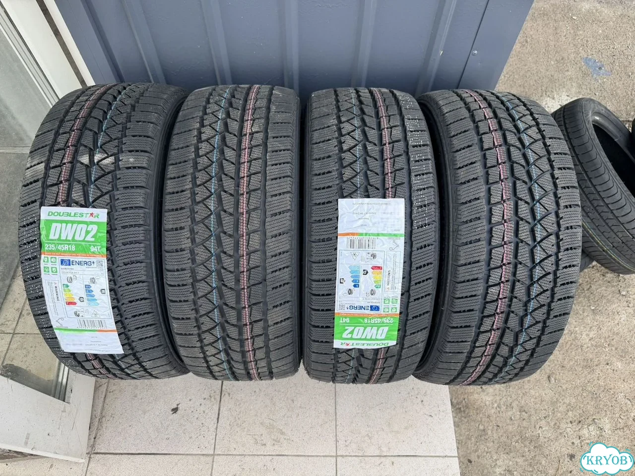DoubleStar DW02 235/45 R18 94T фото 1