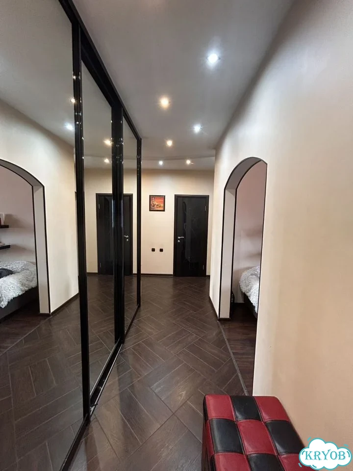 2-к. квартира, 82 м², 10/10 эт. фото 2