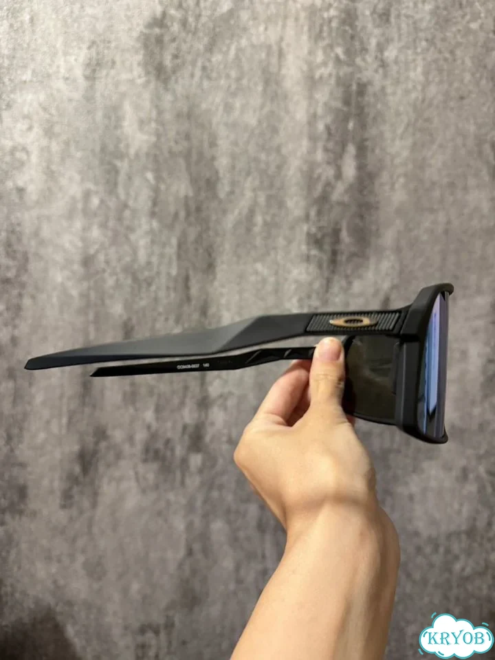 Новые очки солнцезащитные oakley sutro фото 3