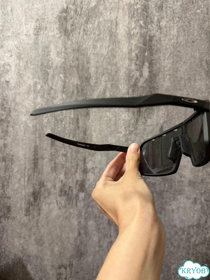 Новые очки солнцезащитные oakley sutro фото 4