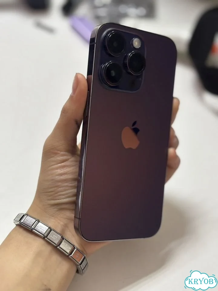 iPhone 14, 256 ГБ, eSIM фото 1