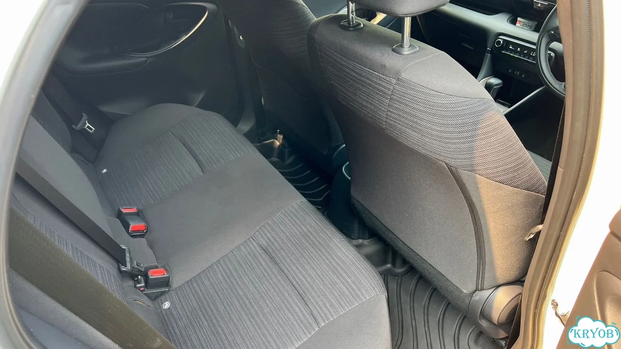 Toyota Yaris 1.5 CVT, 2021, 33 200 км фото 12