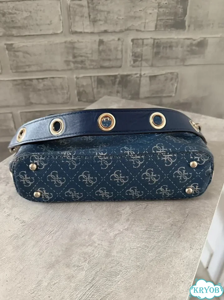 Сумка guess фото 4