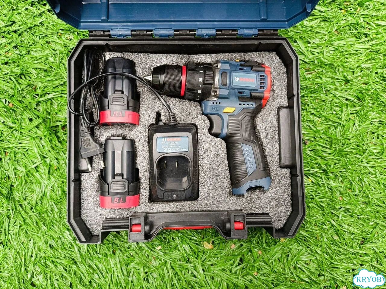 Шуруповерт Bosch 18V бесщеточный полный комплект фото 7