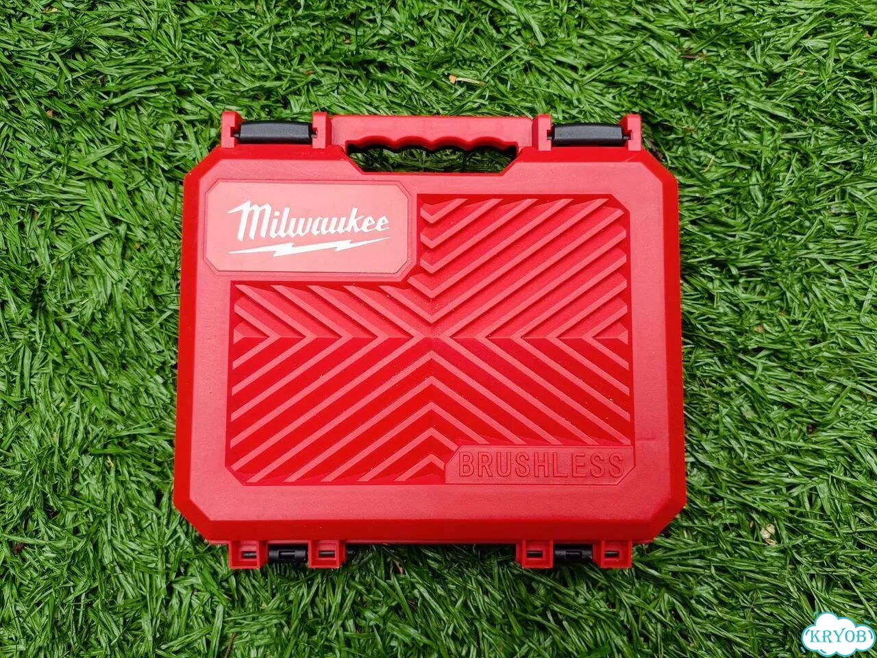 Шуруповерт Milwaukee 18V бесщеточный 2АКБ ударный фото 6