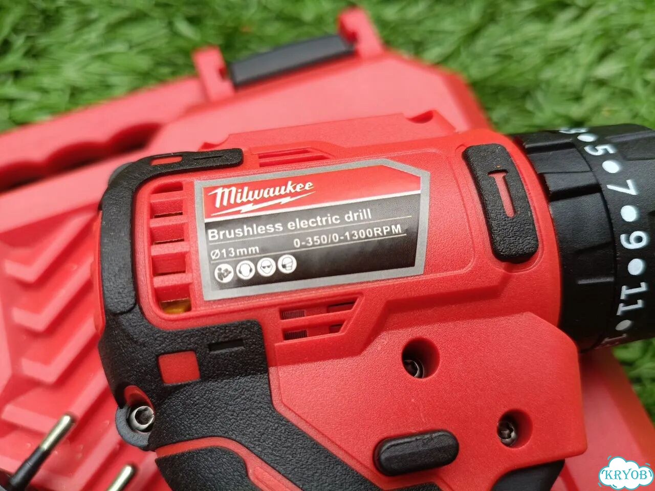 Шуруповерт Milwaukee 18V бесщеточный 2АКБ ударный фото 7