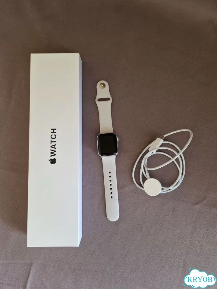 Apple Watch SE 2022 40mm фото 1