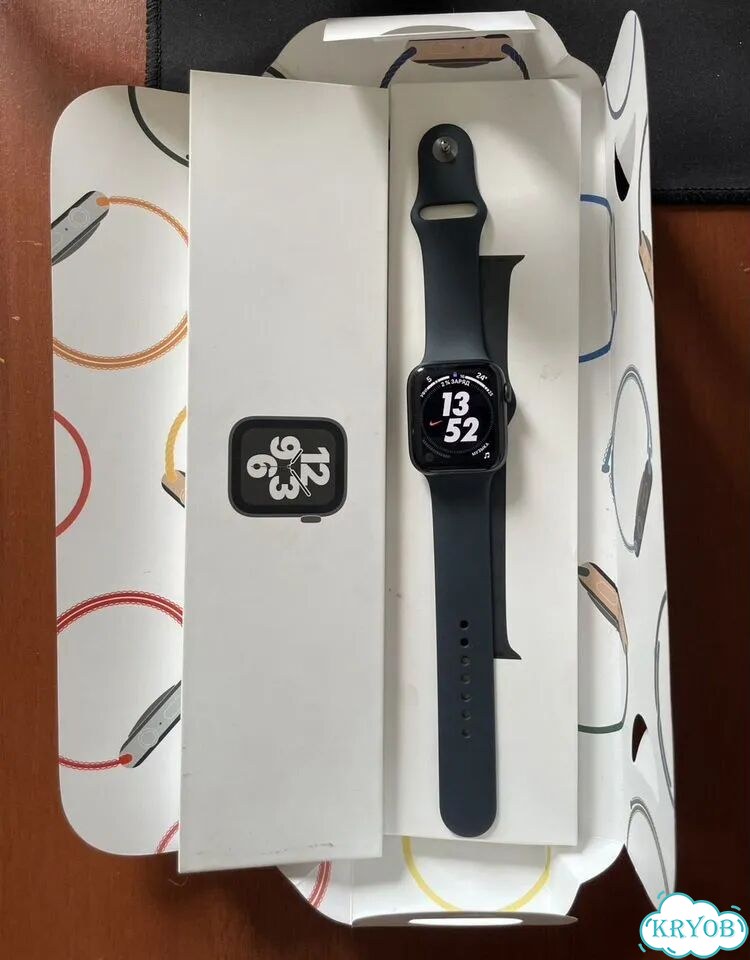 Apple Watch SE 2021 44mm фото 1