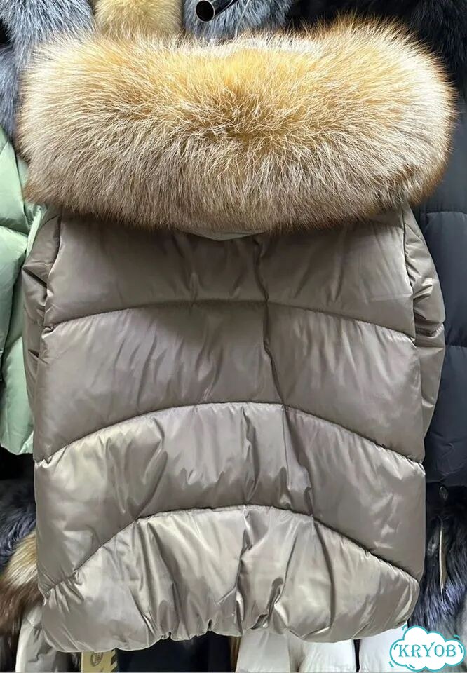 Пуховик женский с шикарным капюшоном из лисы фото 3