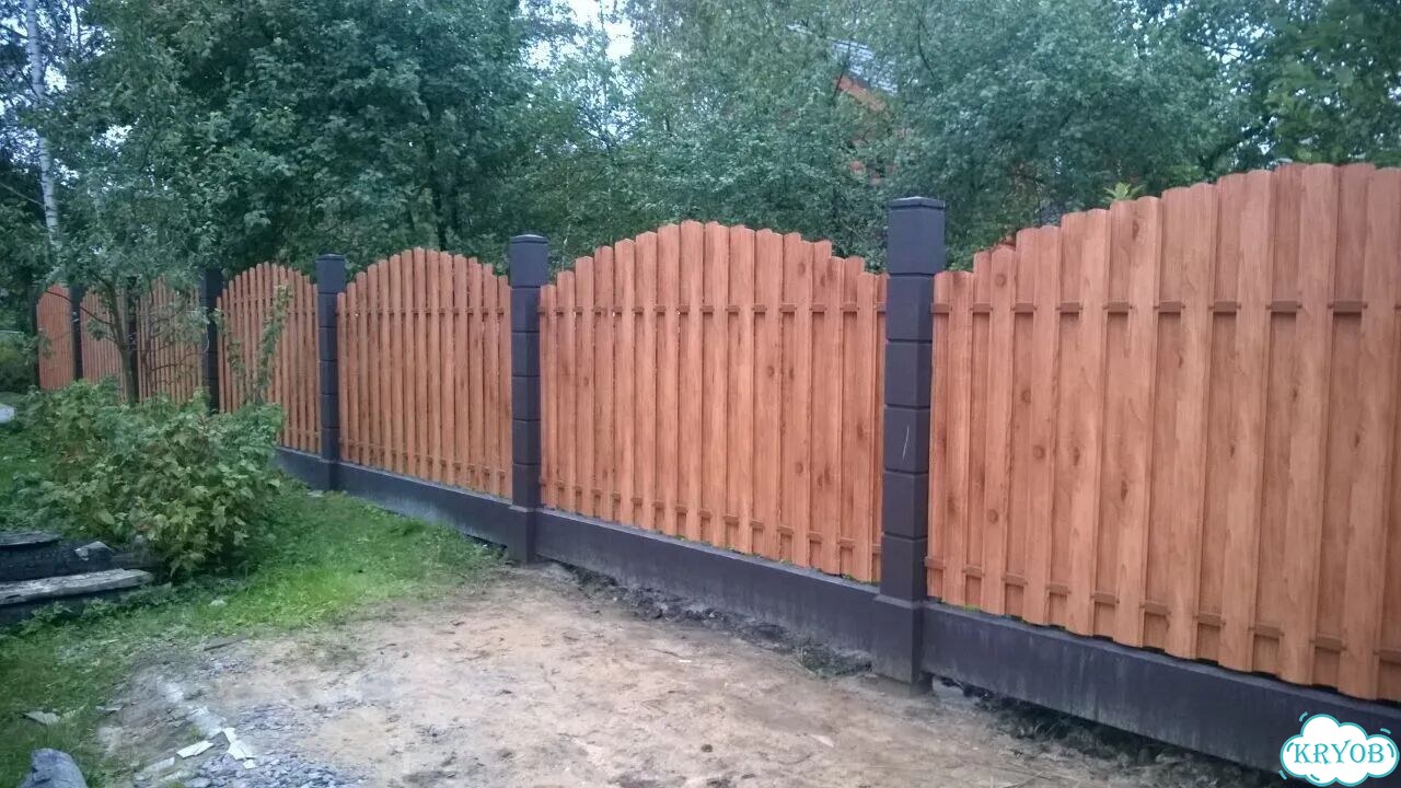 Красивый забор из евроштакетника фото 10